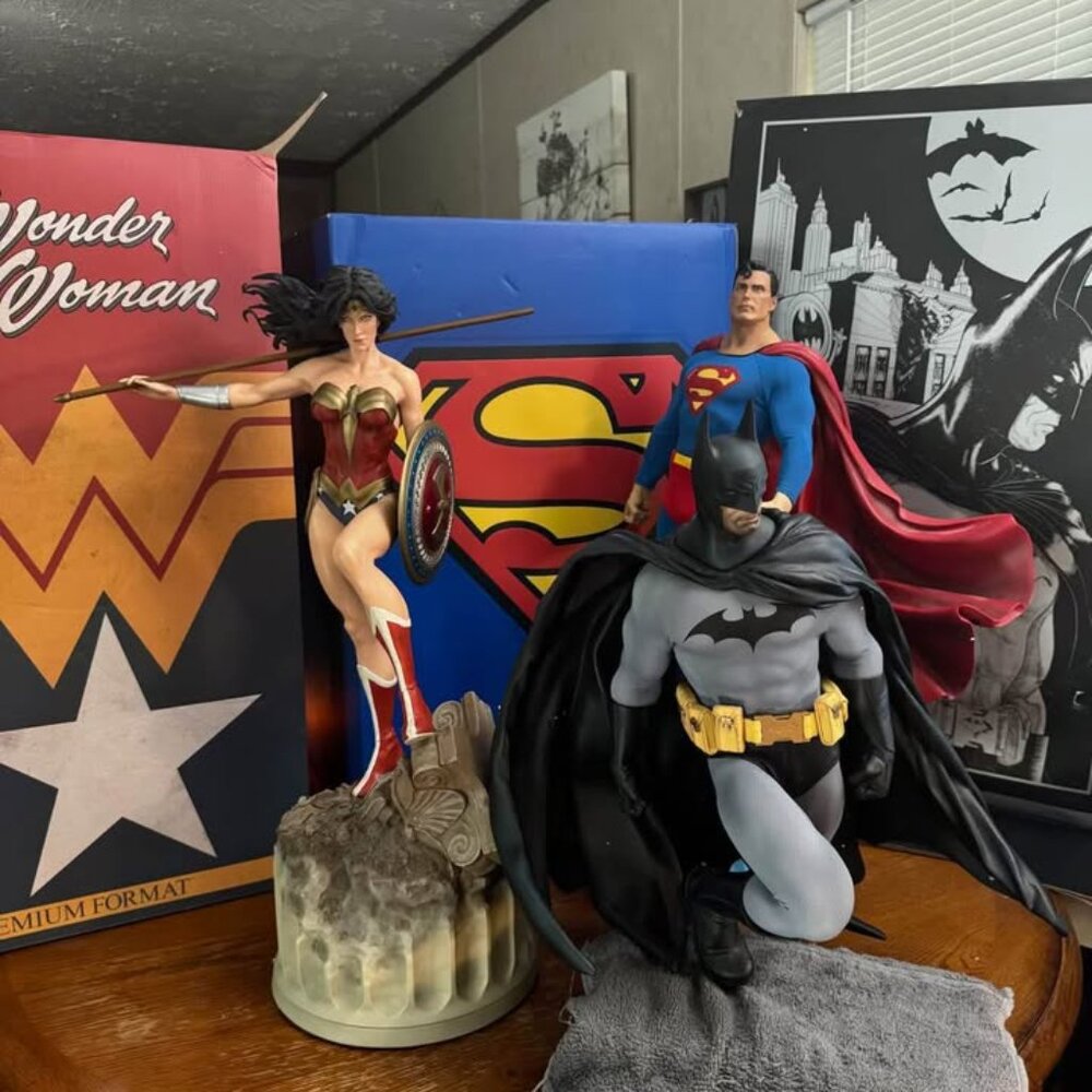 DC Sideshow Collectables